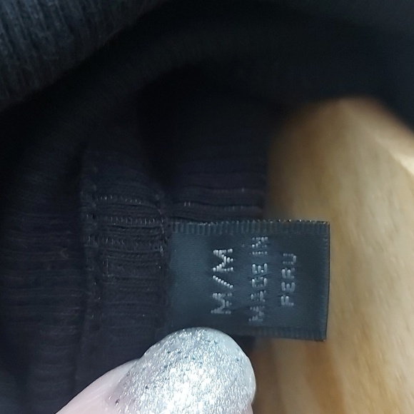 NWT ATM Ribbed Knit Turtle Neck Top Black Size Medium - Picture 7 of 7